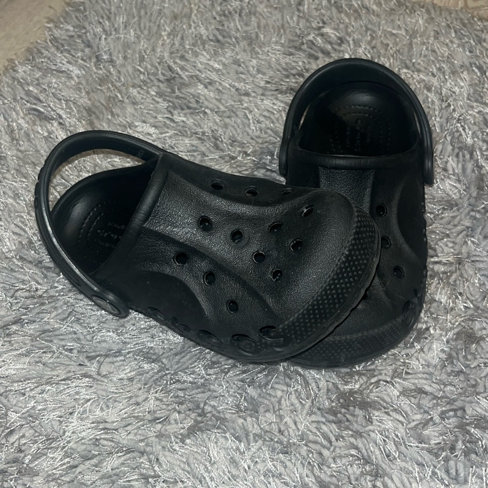 Size 10 toddler black crocs